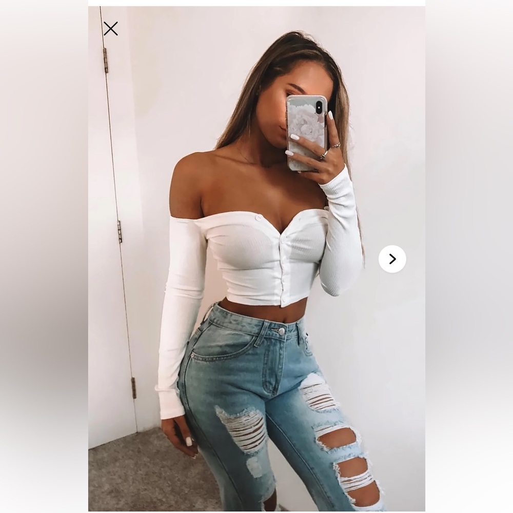 *BRAND NEW/ UNUSED* Fashionova Ivory Medium Talk That Talk Off Shoulder Top